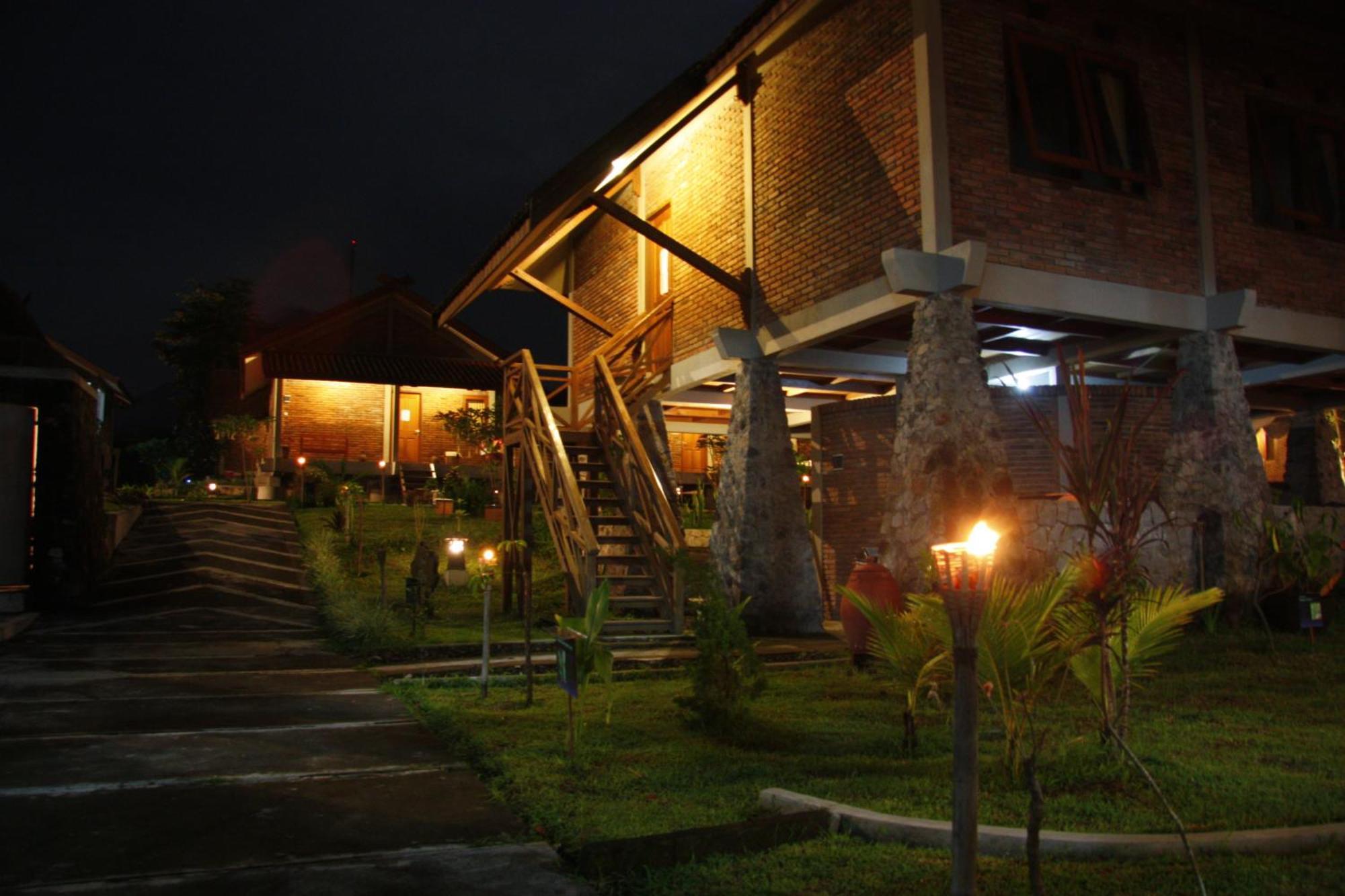 Disaster Oasis Hotel Kaliurang Buitenkant foto