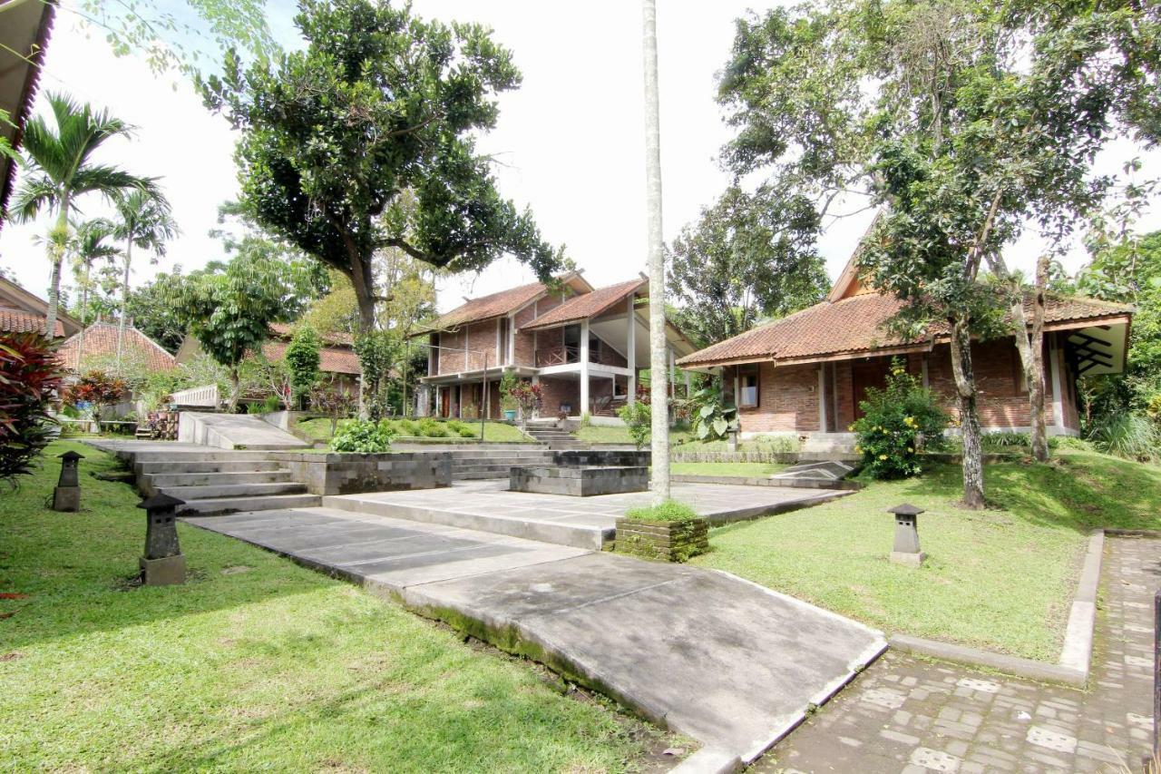 Disaster Oasis Hotel Kaliurang Buitenkant foto