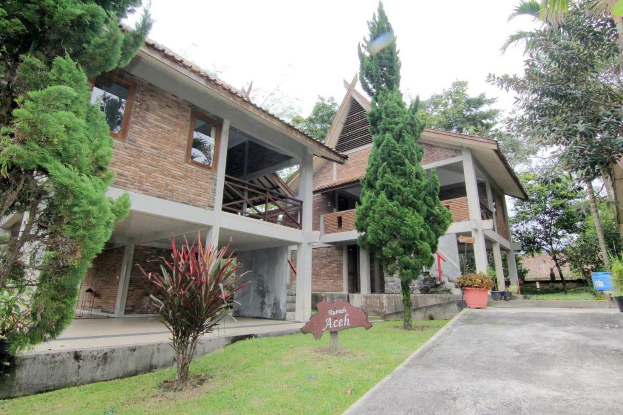 Disaster Oasis Hotel Kaliurang Buitenkant foto