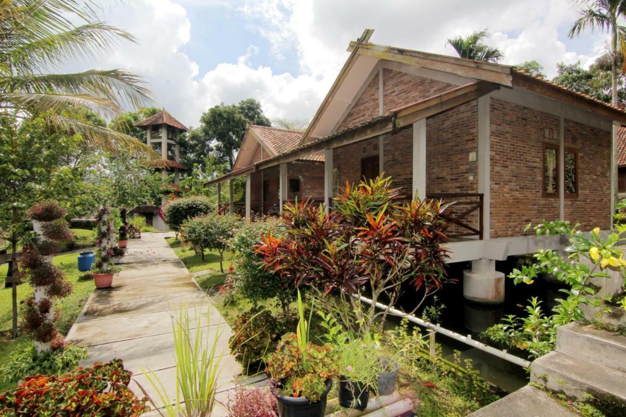 Disaster Oasis Hotel Kaliurang Buitenkant foto