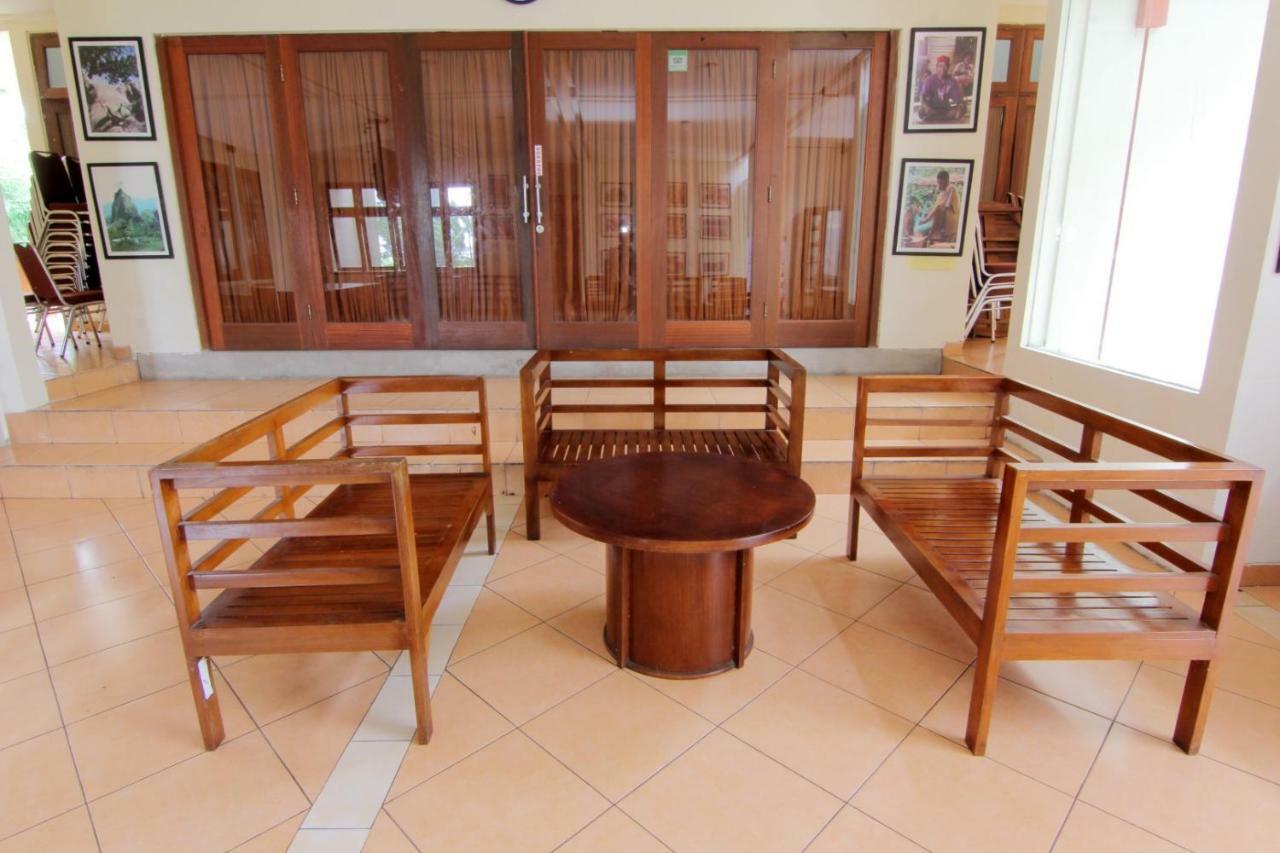 Disaster Oasis Hotel Kaliurang Buitenkant foto