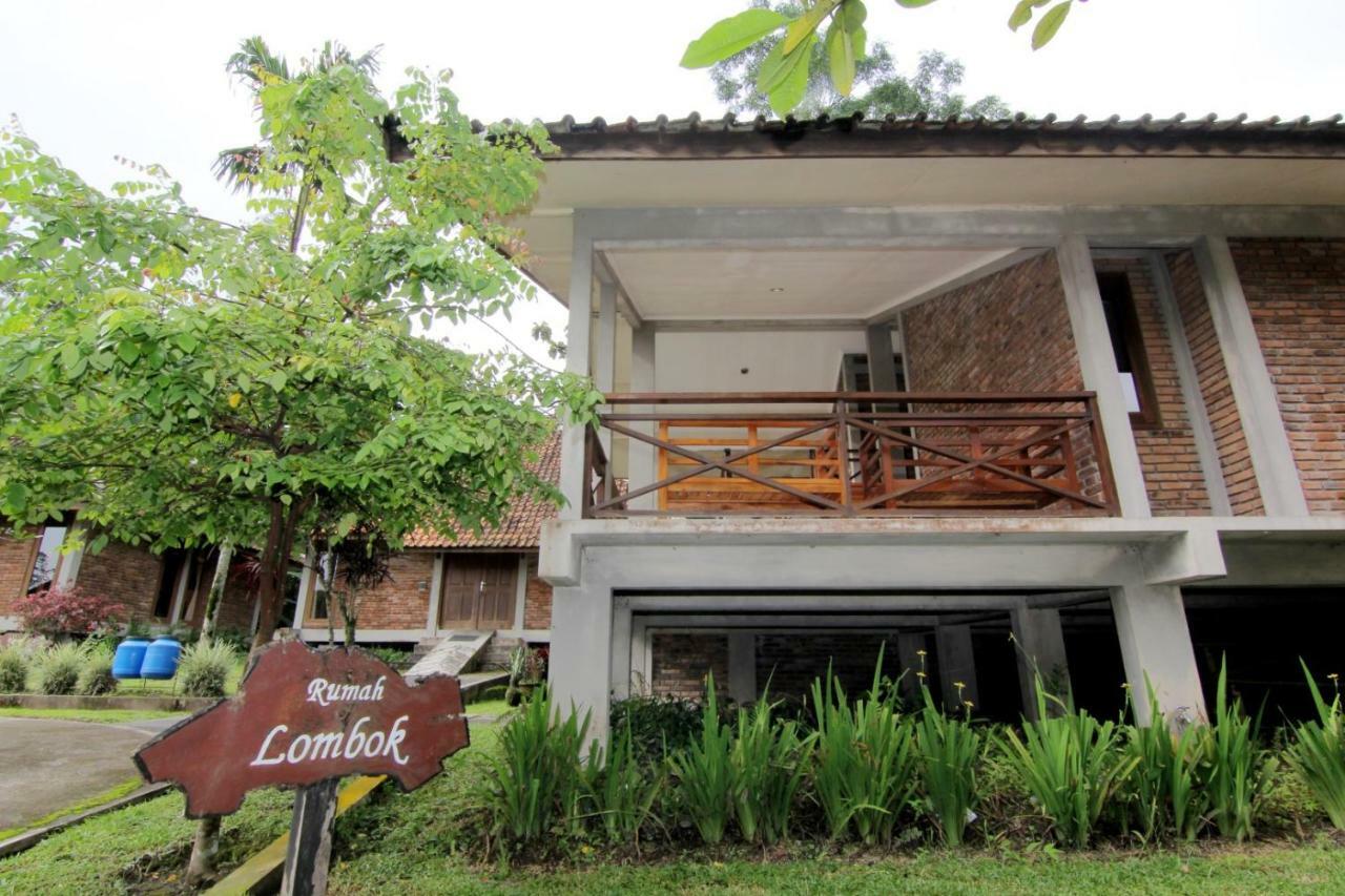 Disaster Oasis Hotel Kaliurang Buitenkant foto